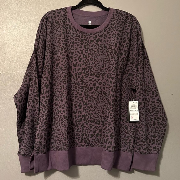 Ideology Tops - NWT Ideology Sz XXL Black Cheetah Sweatshirt!